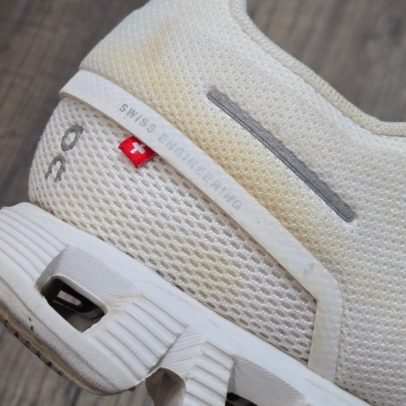 On Cloud 5 Womens Running Shoes White Size 9.5 Style 59.98902 Comfort Cushioned - Picture 5 of 8